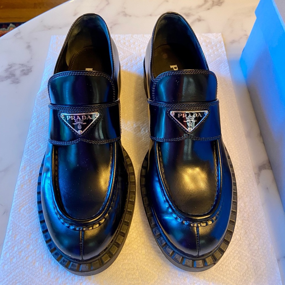 Pristine Prada Women’s Brushed Leather Shiny Black Slip-On Loafer EU 40
